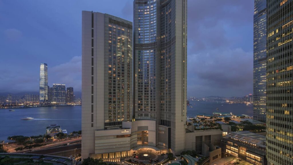 Экстерьер отеля Four Seasons Hotel Hong Kong