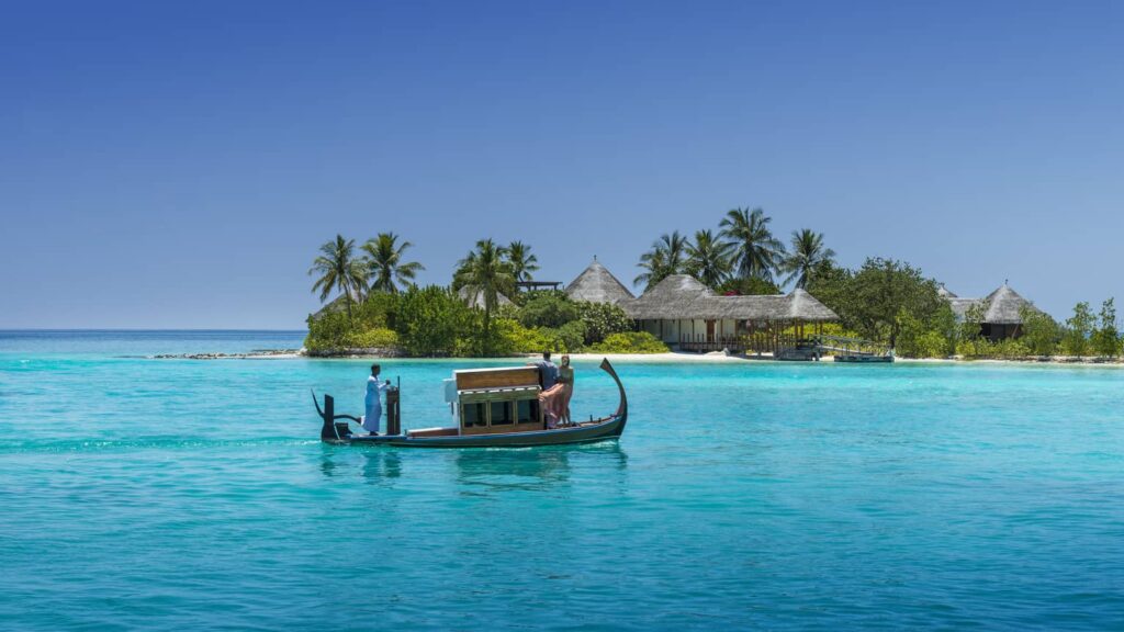 Barco do Four Seasons Resort Maldives em Kuda Huraa
