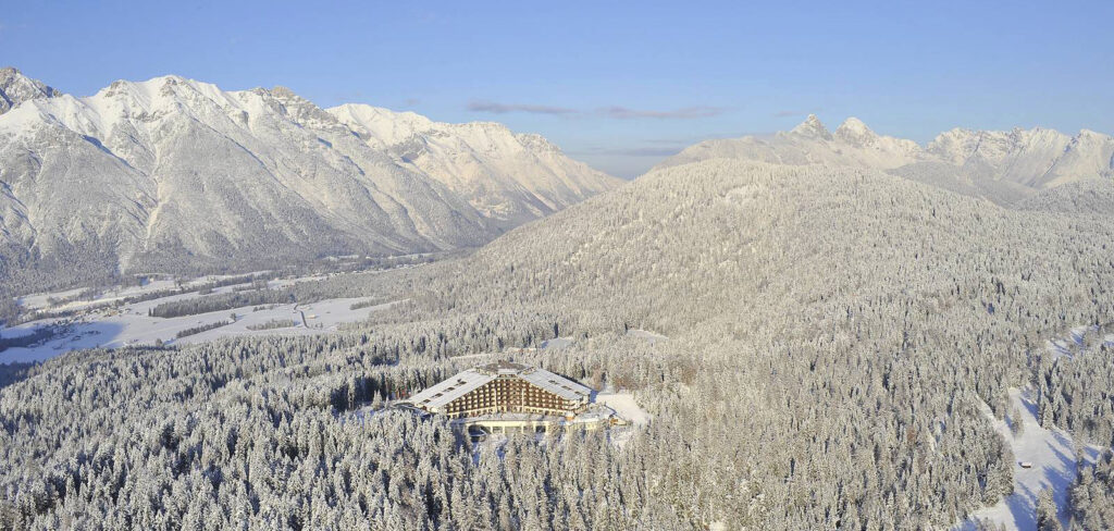 Interalpen Hotel Tirol Ligging Winter