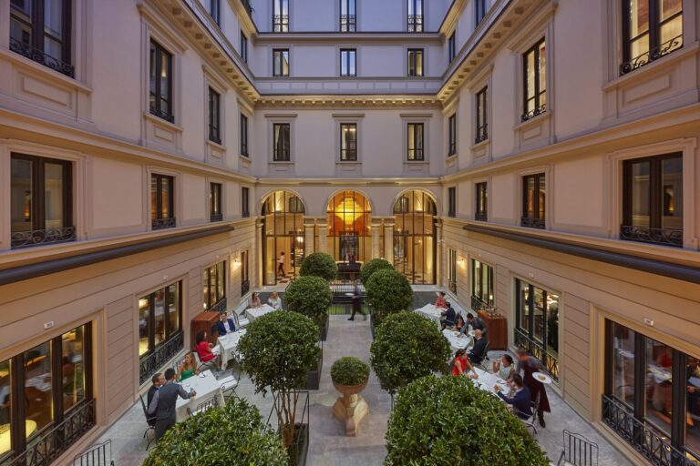 Mandarin Oriental Milan Hotel Patio 2