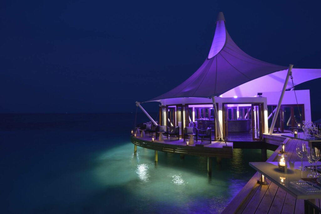 Por Aquum Niyama Maldives Resort Edge Lounge